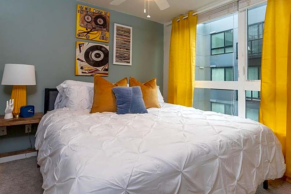 Self Check-in-washer-dryer-4ksmart Tv-king Bed-gym