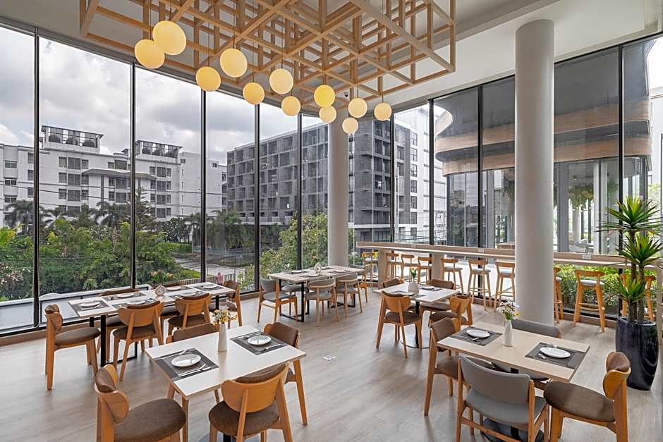 Salaya One Hotel & Service Apartment