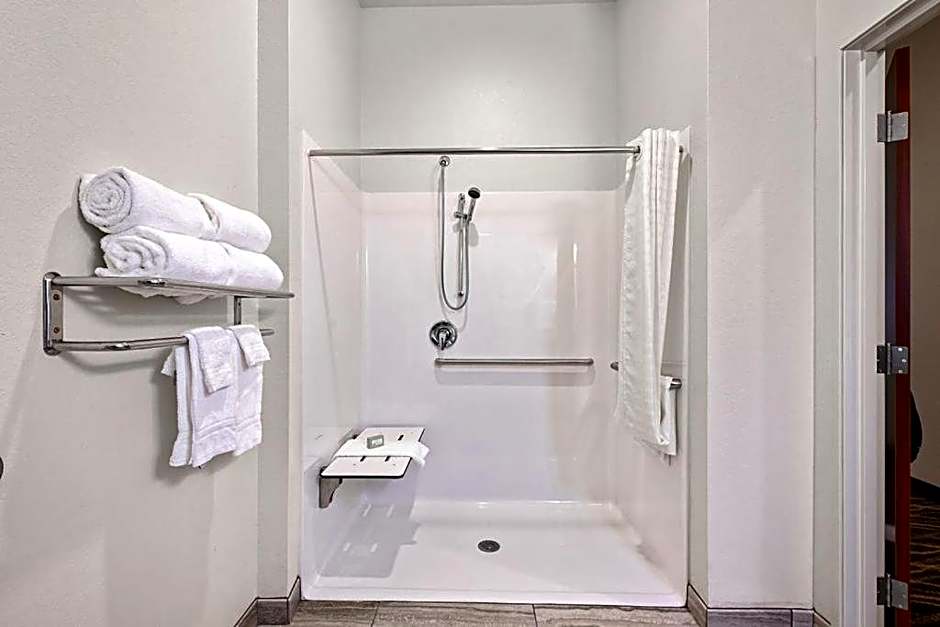 Cobblestone Hotel & Suites - Mosinee