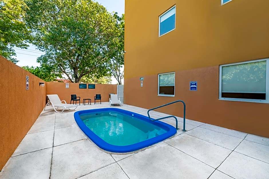 City Express Junior by Marriott Ciudad Del Carmen Aeropuerto