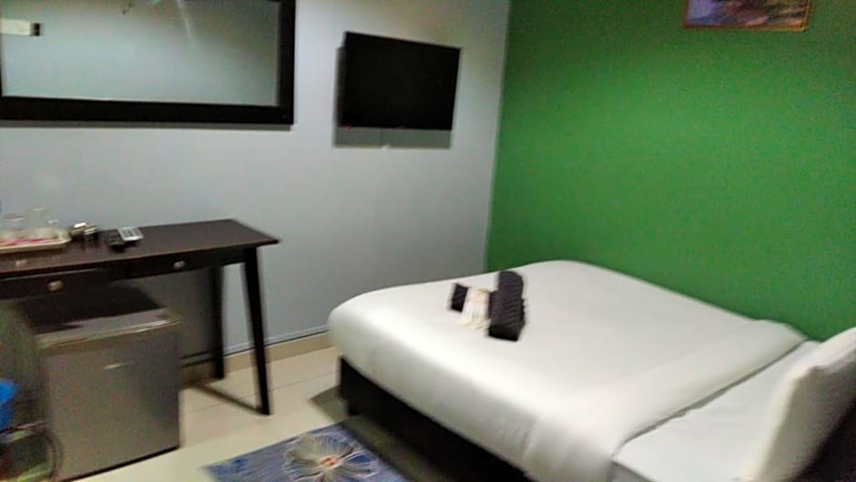 Ghazrins Hotel Dataran Larkin