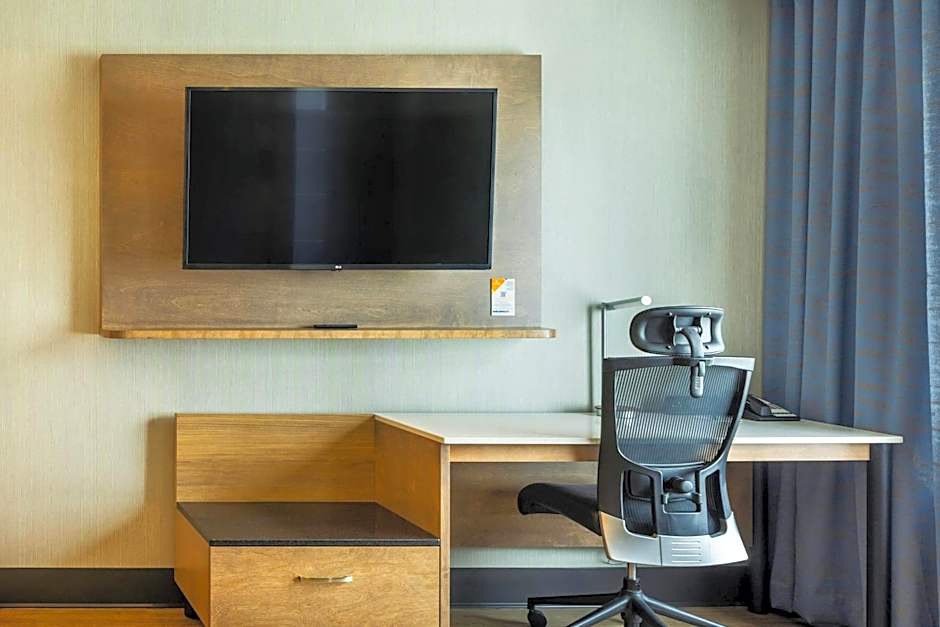 Quality Inn & Suites Levis