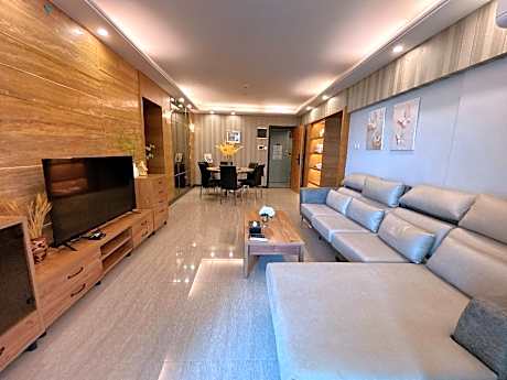 1 King 3 Room Executive Suite Non-Smoking