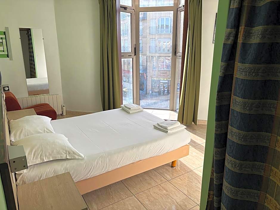 Hotel Couleurs Sud Centre-ville Gare Charleville-Mézières