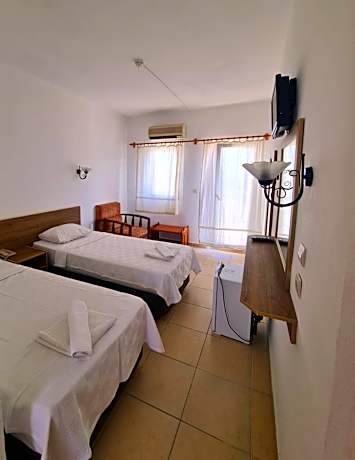 Standard Twin Room with Sea View