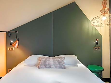 Standard Family Suite with One Double Bed and Twin Beds