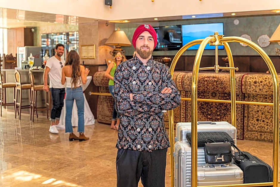 Goldenburg Residence