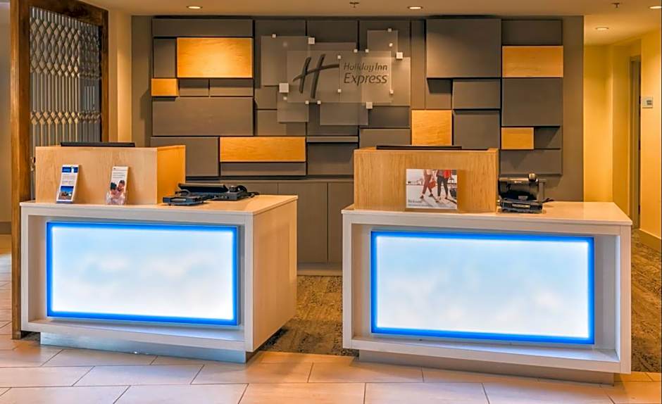 Holiday Inn Express Charleston US Highway 17 & I-526 By IHG