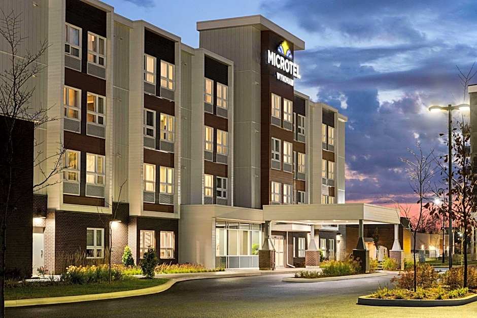 Microtel Inn & Suites by Wyndham Boisbriand
