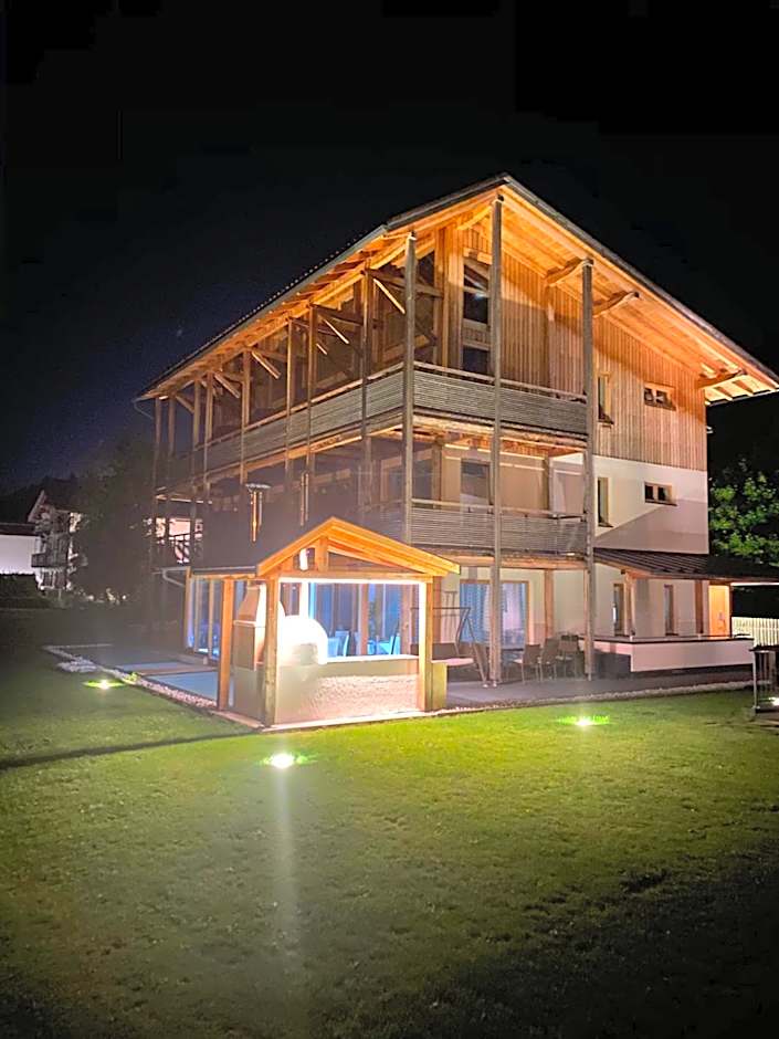 Garni - Hotel Am Burghuegel