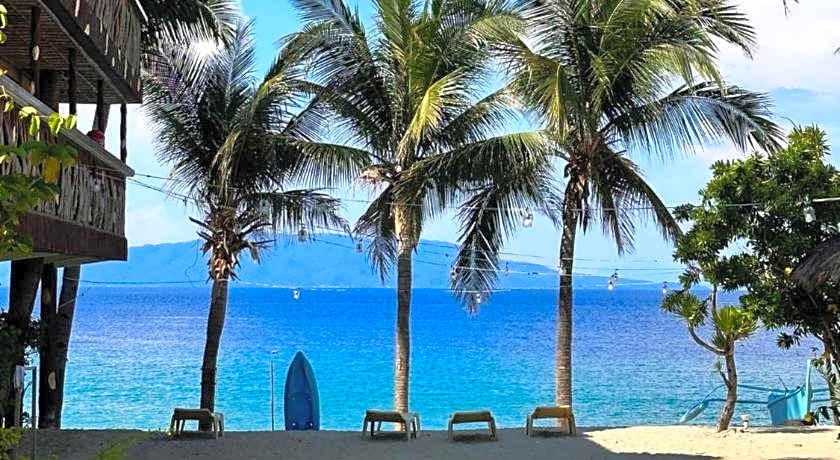 Bamboo House Beach Lodge & Restaurant