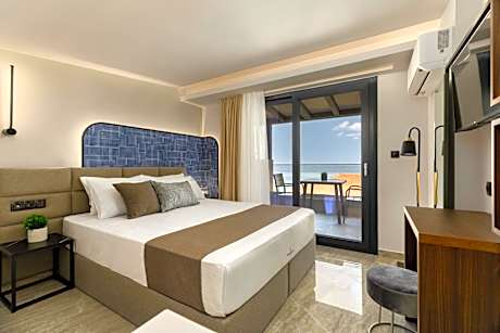 Deluxe Suite with Sea View
