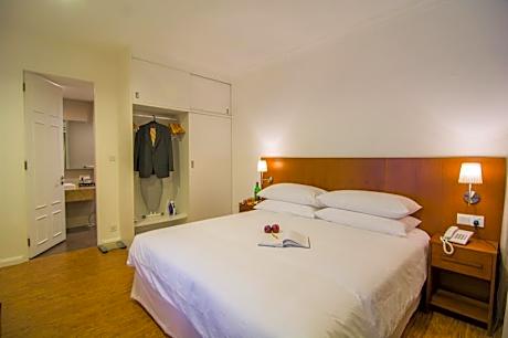 One Bedroom Apartment