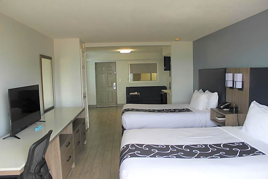 La Quinta Inn & Suites by Wyndham Oceanfront Daytona Beach