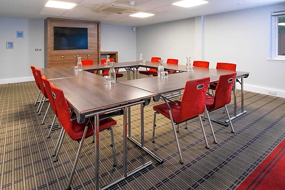 Holiday Inn Express Birmingham Oldbury By IHG