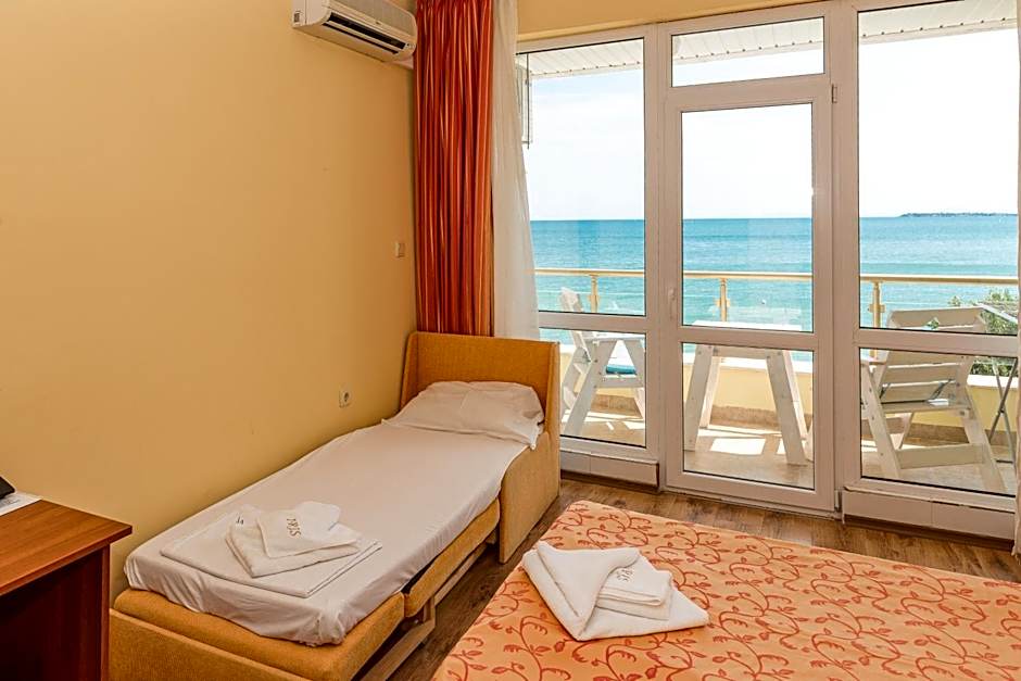 Iris Beach Hotel