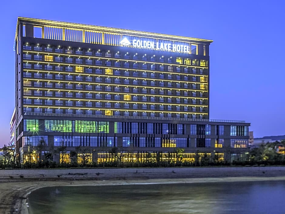 Golden Lake Hotel