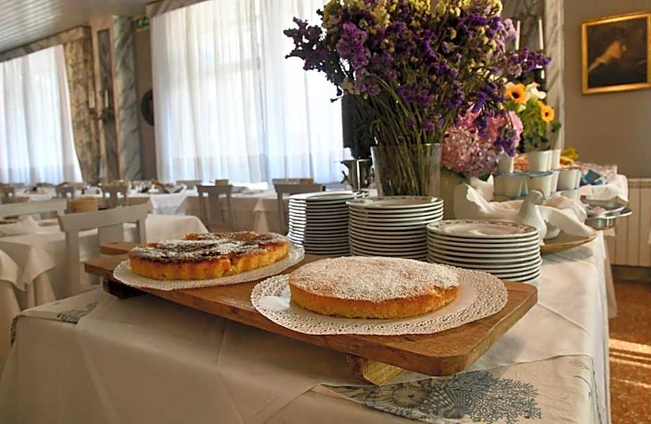 Hotel Villa Maria & Apartment