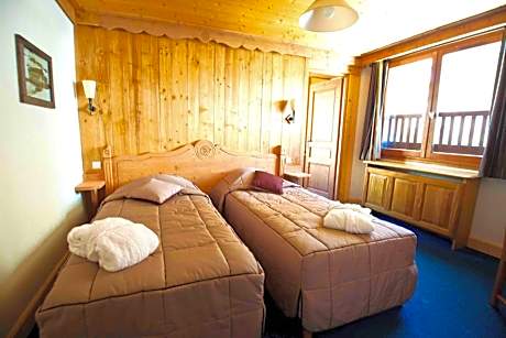 Family Suite (5 Adults)