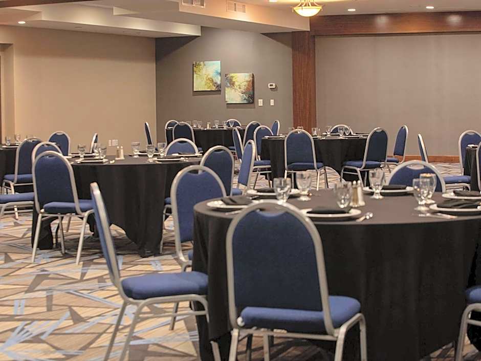 DoubleTree by Hilton Omaha Southwest