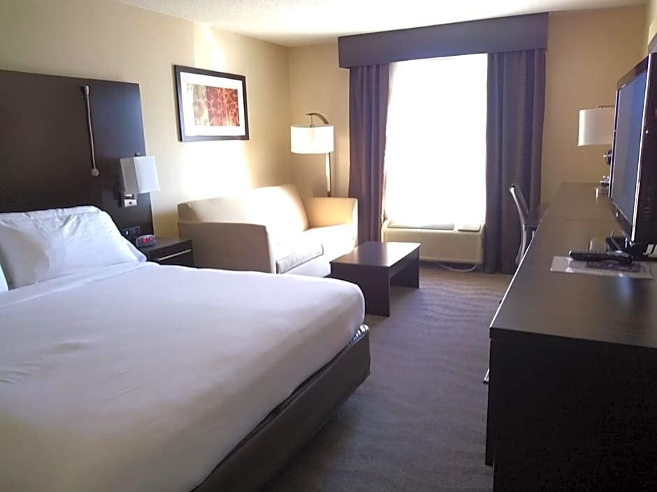 Holiday Inn Express Hotel & Suites Waterford By IHG