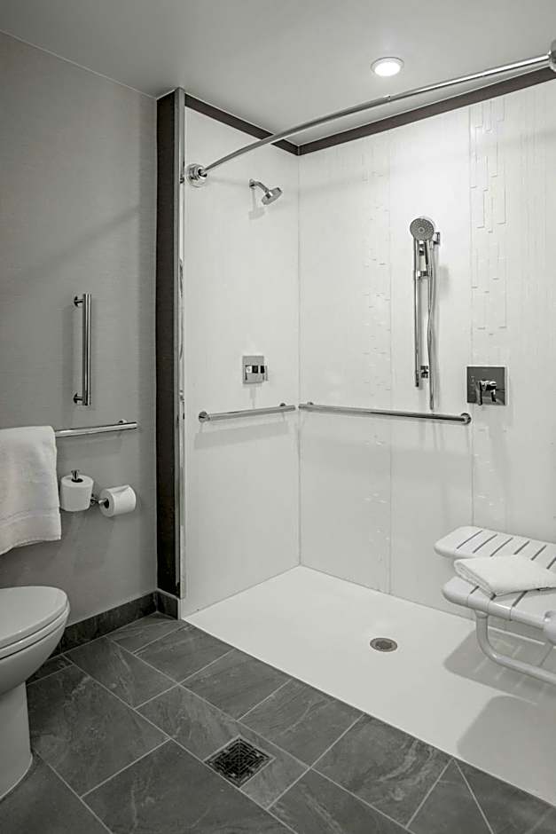 Courtyard by Marriott Indianapolis Fishers