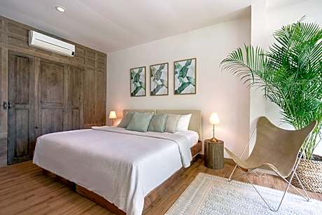 Garden View Room