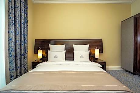 Superior Room, 1 King Bed, Non Smoking