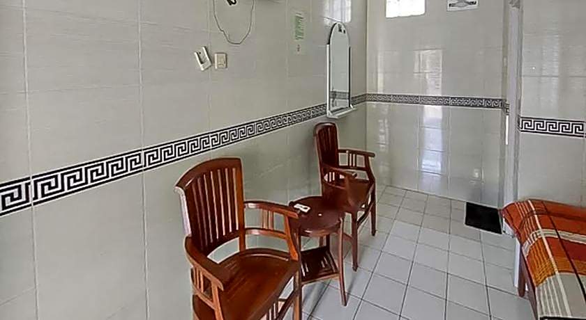 RedDoorz Syariah @ Hotel Sidomulyo Pacitan