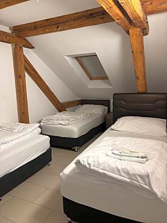 Economy Triple Room with Shared Bathroom