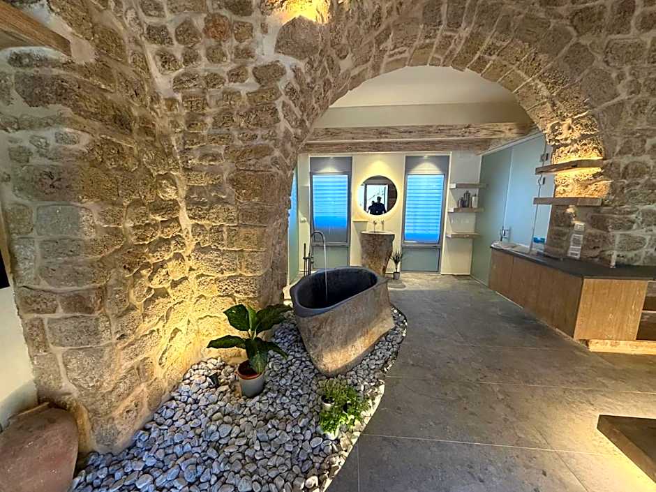 Akotika boutique