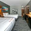 La Quinta Inn & Suites by Wyndham Jacksonville TX