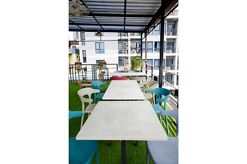 Timber Hostel by ZUZU