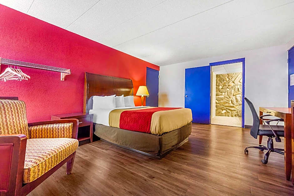Econo Lodge Inn & Suites Brookings