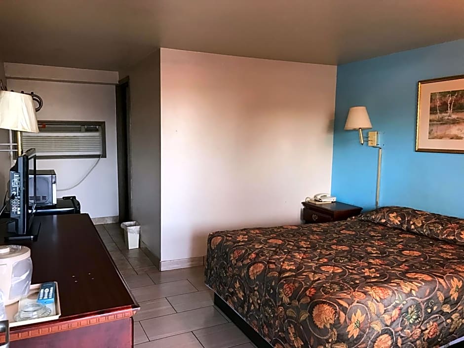 HWY Express Inn & Suites
