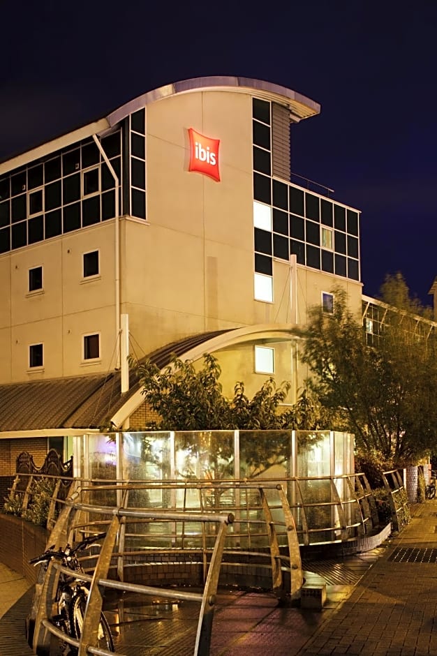 ibis Cardiff Centre