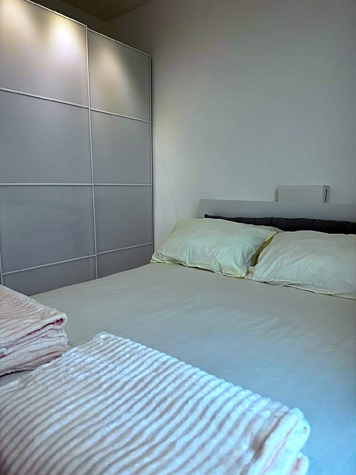 EMPORIUM,DELOFT@KUCHING(2R,3Beds,1Bath,4Pax)