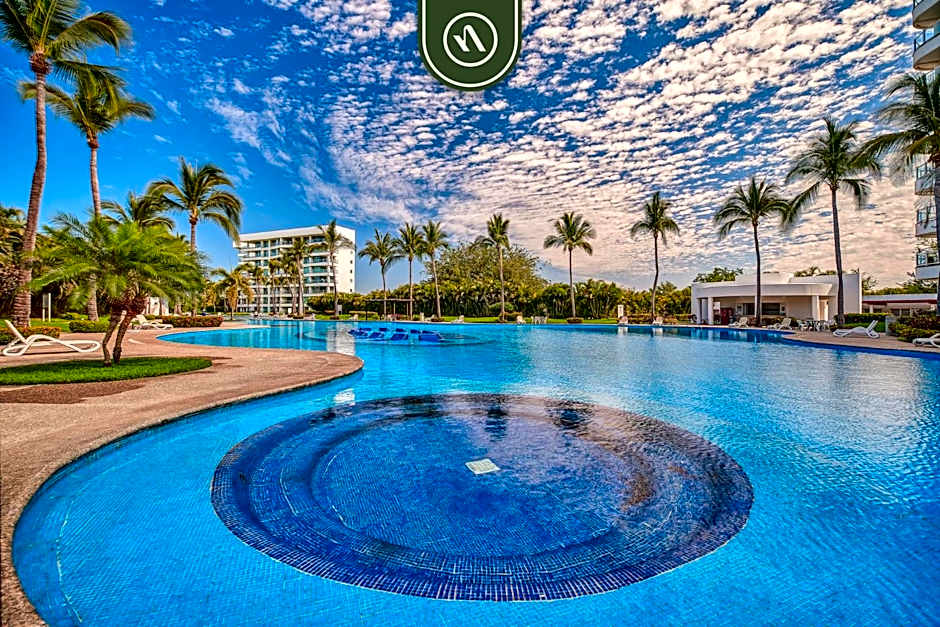 Amazing 2BR Condo with Pool and Access to VIDANTA