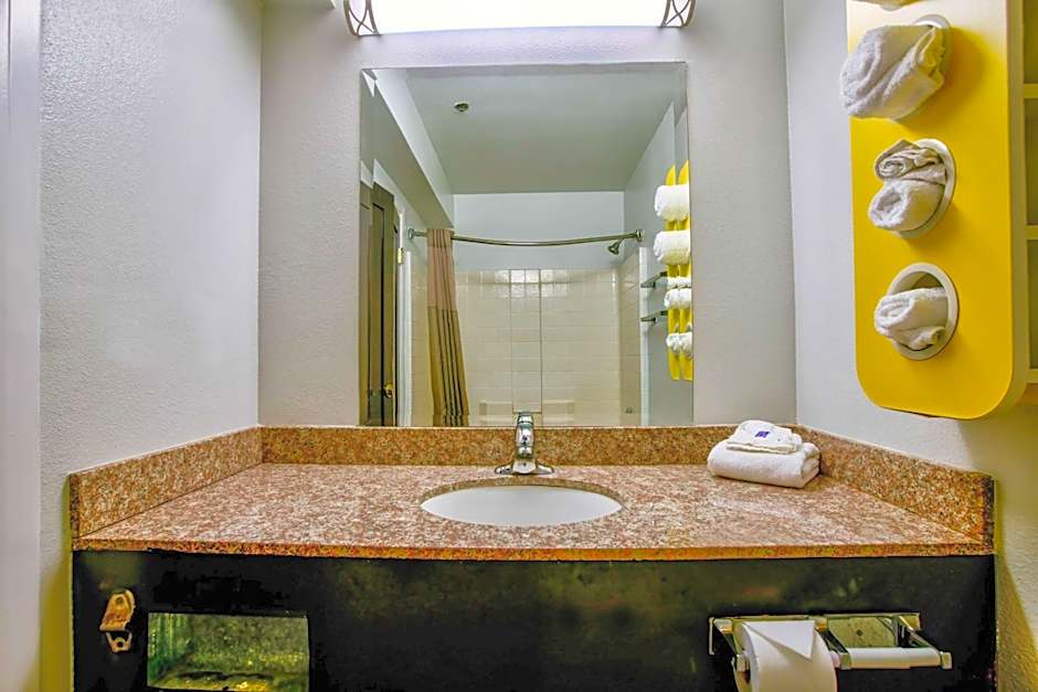 Motel 6-Hesperia, CA - West Main Street I-15