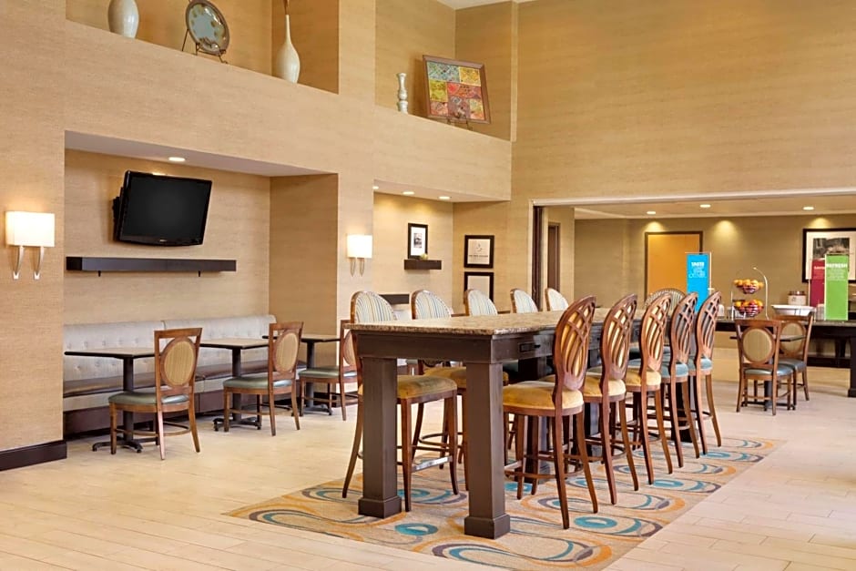 Hampton Inn & Suites Birmingham Airport Area