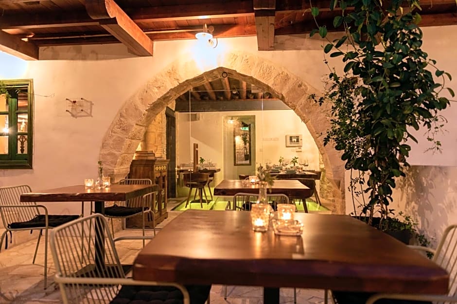 Oinou Strata - Adults Only