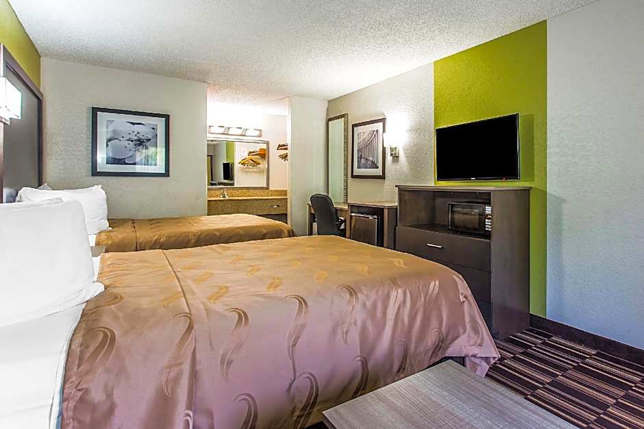 Photo 1 of 4 of 2 Double Beds, Nonsmoking