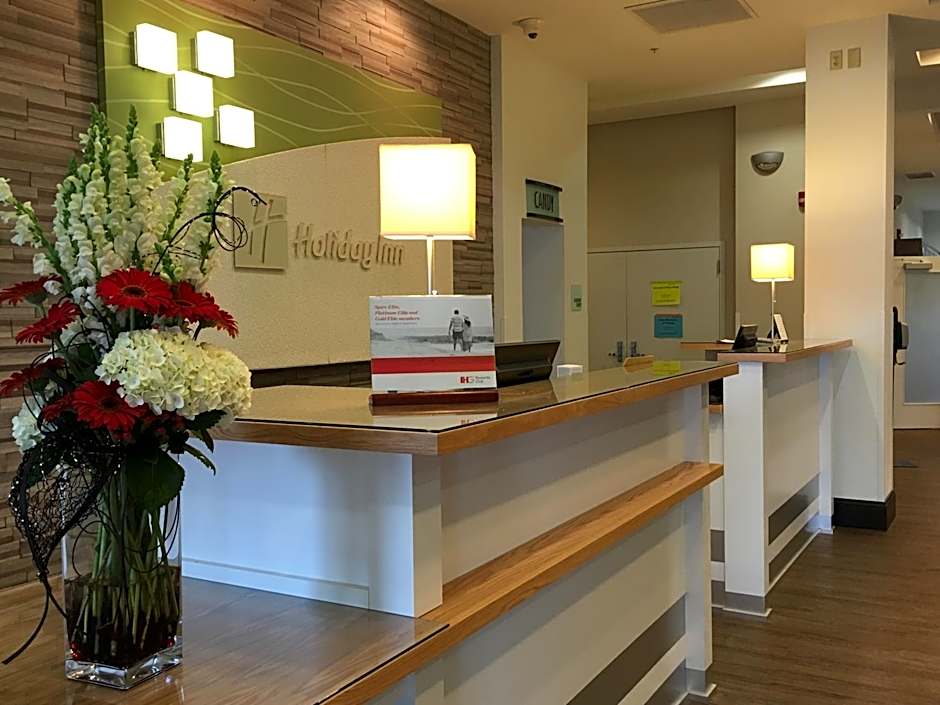 Holiday Inn Hotel & Suites Bloomington Airport By IHG