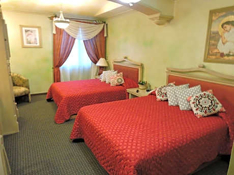 Quadruple Room with Bath