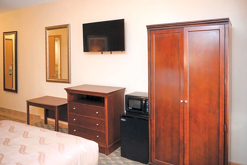 Quality Inn & Suites Ames Conference Center Near ISU Campus