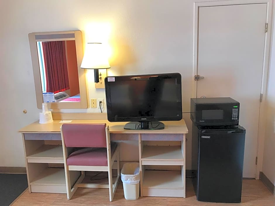 Motel 6-Des Moines, IA - North