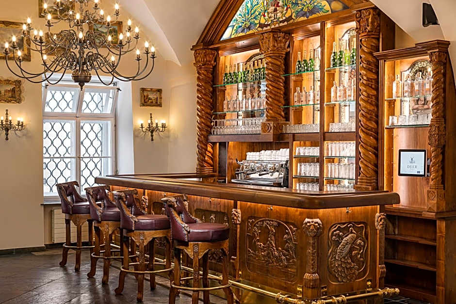 Iron Gate Hotel & Suites