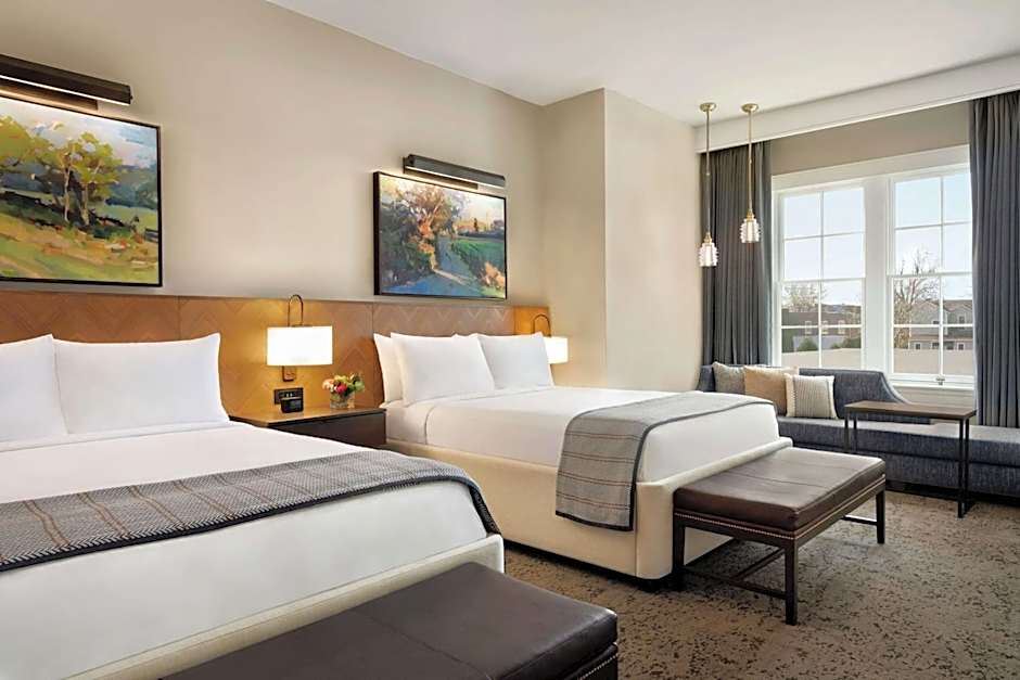 The Harpeth Downtown Franklin, Curio Collection by Hilton