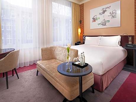 Superior Queen Room with Courtyard, Garden or City View