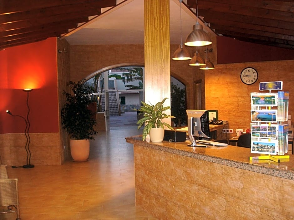 Apartamentos Lentiscos by MIJ